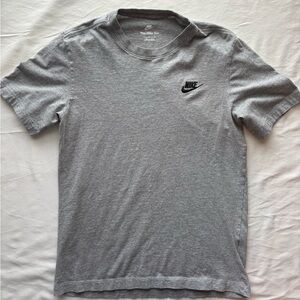 Nike Men's Heather Gray Short Sleeve Tee